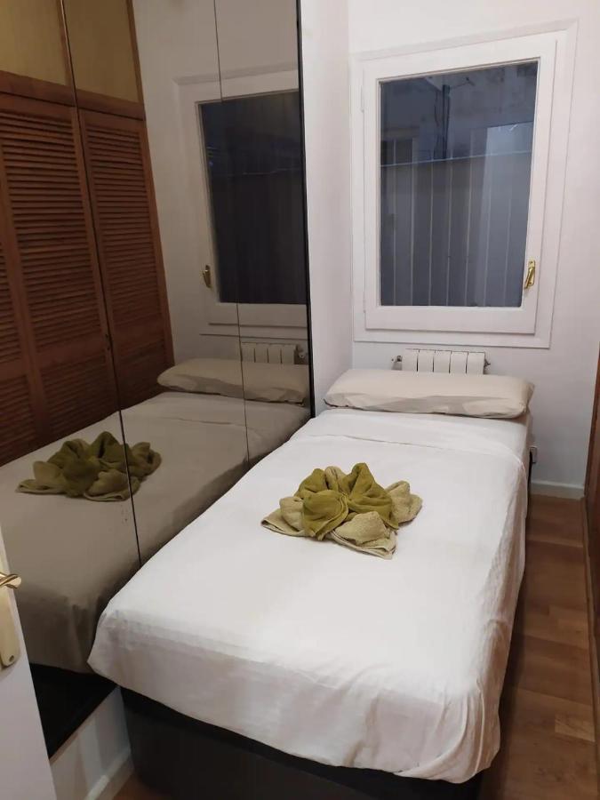 Rooms Arago Barcelona Luaran gambar